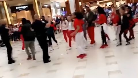 Polizei stoppt Tänzer in Miami in einer Mall